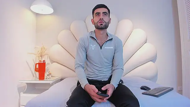Snapshot of Ethan__Walker chatting on June 8, 2026, 12:06 pm Ethan Walker online show from June 8, 2026, 12:06 pm