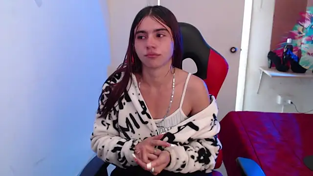 Snapshot of Maximesex chatting on November 21, 2025, 2:05 pm Maximesex online show from November 21, 2025, 2:05 pm