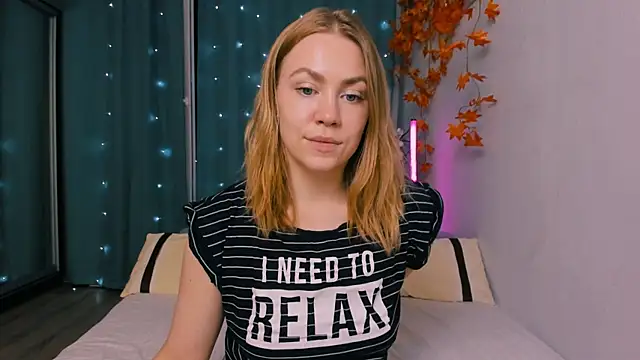 Snapshot of InsatiableFoxX chatting on September 19, 2025, 7:29 pm InsatiableFoxX online show from September 19, 2025, 7:29 pm