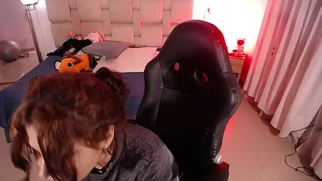 liz-beths online show from December 7, 2024, 4:04 am