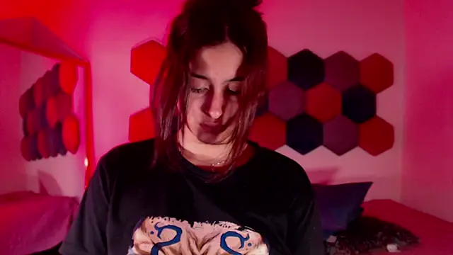 liz-beths online show from March 3, 2025, 4:58 pm