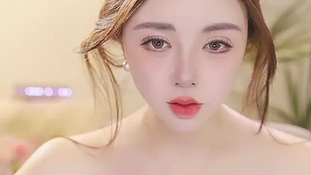 Qiaoqiao  online show from March 13, 2026, 4:12 pm