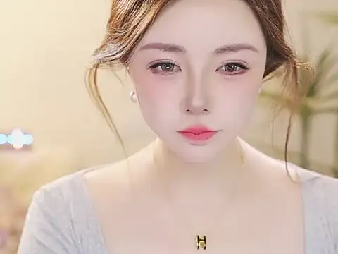 Qiaoqiao  online show from April 7, 2026, 2:57 am