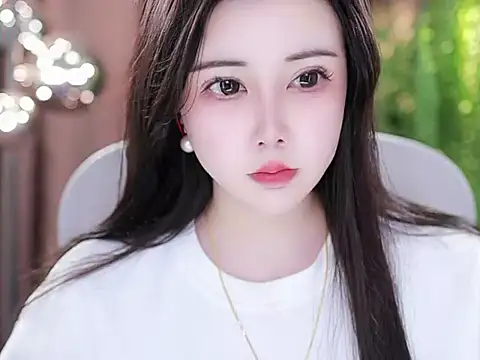 Qiaoqiao  online show from February 17, 2025, 5:01 pm