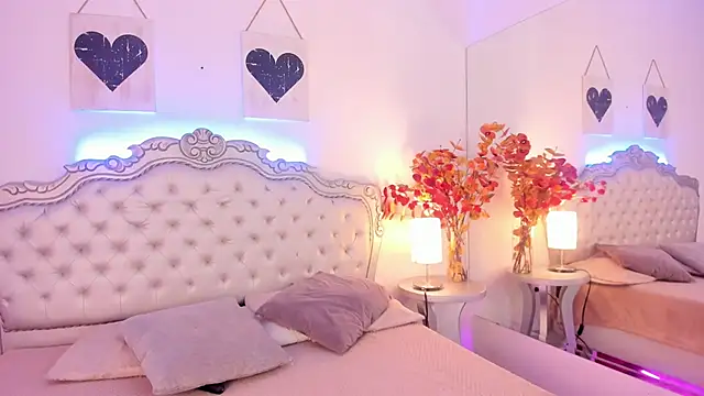 NiaColusi online show from October 10, 2025, 8:09 pm