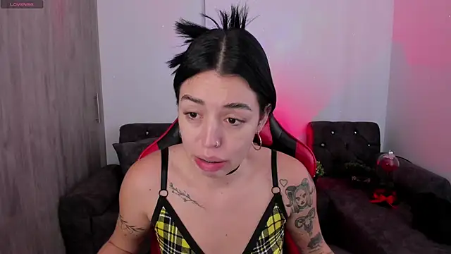 zoee jackson online show from March 16, 2026, 8:33 pm