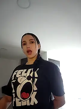 Naty Santos online show from February 3, 2025, 8:03 pm