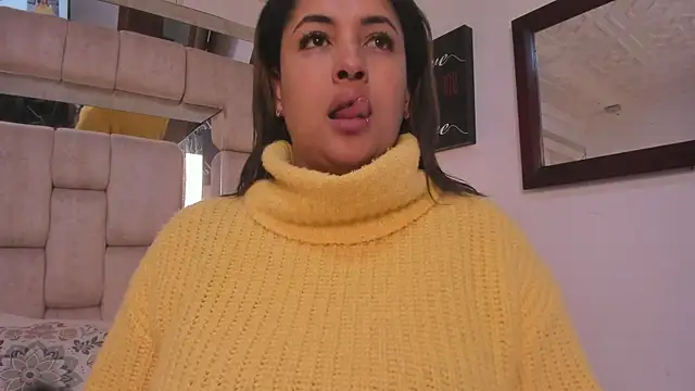 MirandaDream2 online show from December 17, 2025, 1:05 pm