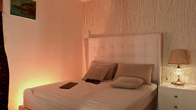 Snapshot of Luisa0110 chatting on February 23, 2026, 3:45 pm Luisa0110 online show from February 23, 2026, 3:45 pm