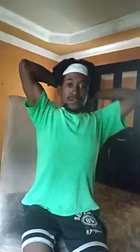 Snapshot of Hentaii001 chatting on March 17, 2025, 5:12 am Hentaii001 online show from March 17, 2025, 5:12 am