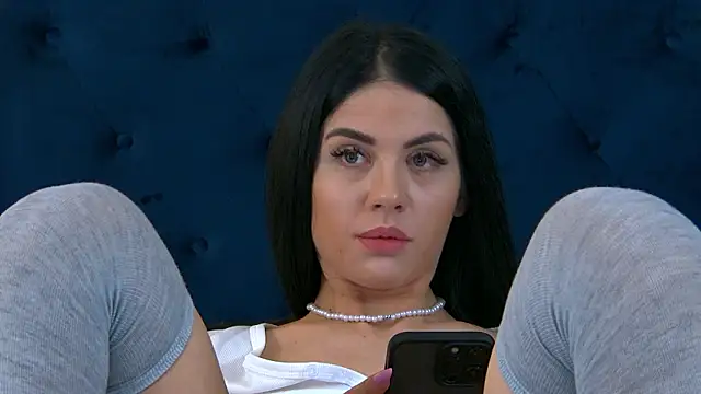 LeyaCass online show from February 3, 2026, 6:40 am