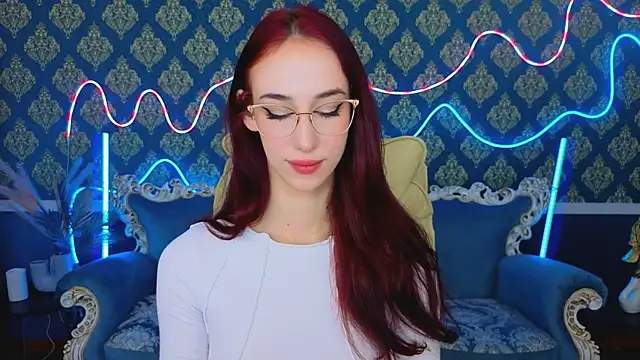 Snapshot of Evelyn_Rush chatting on November 16, 2025, 8:19 am Evelyn Rush online show from November 16, 2025, 8:19 am