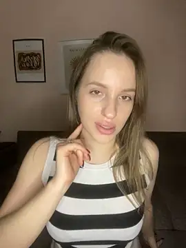 EdnaBradley online show from November 15, 2025, 5:50 pm