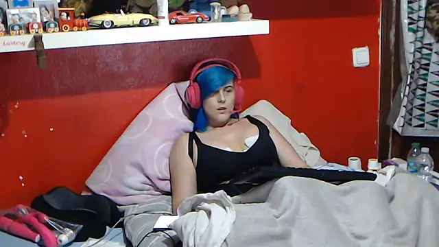 Snapshot of sukii93 chatting on June 15, 2026, 9:25 pm sukii93 online show from June 15, 2026, 9:25 pm