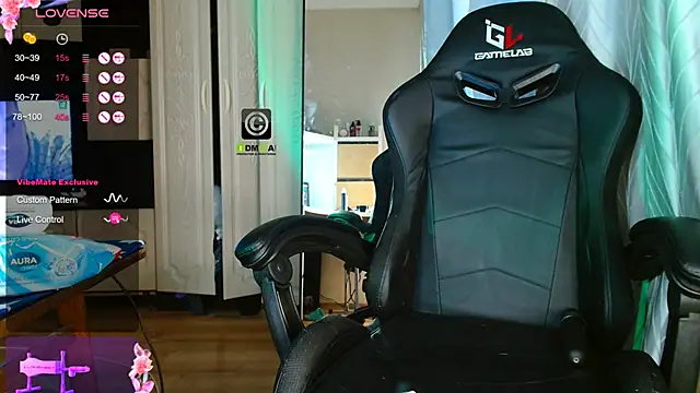 Snapshot of -ALENO4KA- chatting on October 11, 2025, 2:18 pm -ALENO4KA- online show from October 11, 2025, 2:18 pm