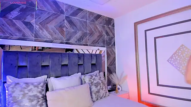 Snapshot of TaniaSmith1 chatting on November 21, 2025, 11:15 pm TaniaSmith1 online show from November 21, 2025, 11:15 pm