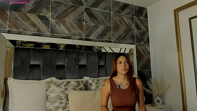 Snapshot of TaniaSmith1 chatting on November 11, 2025, 11:20 pm TaniaSmith1 online show from November 11, 2025, 11:20 pm