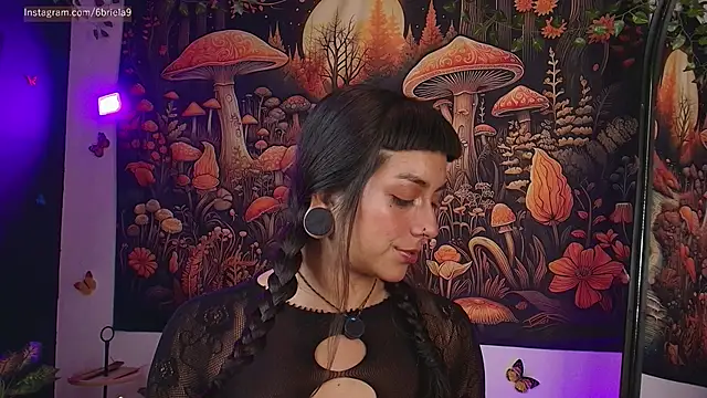 6Briela9  online show from April 28, 2026, 1:59 am