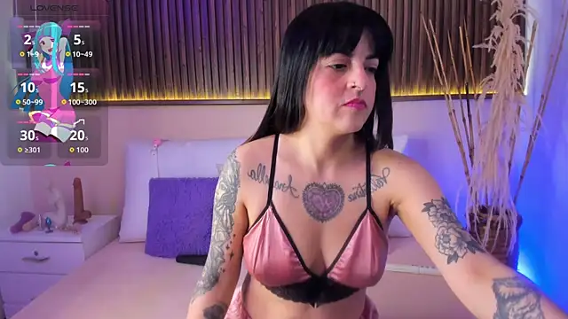 Liz grey  online show from February 5, 2026, 8:59 pm