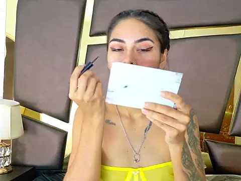 NicoleEsposito online show from October 17, 2025, 1:13 pm