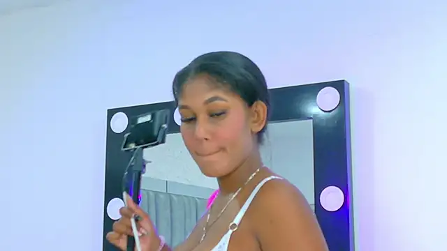 AlisonJaimes online show from October 31, 2025, 1:19 pm