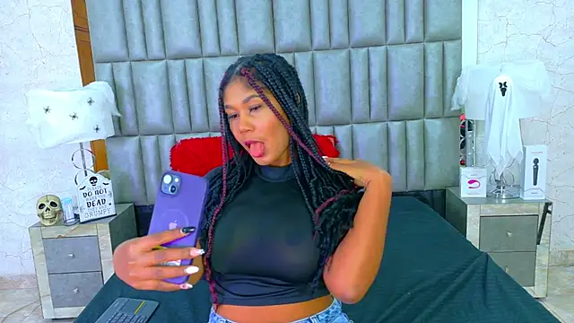 AlisonJaimes online show from October 8, 2025, 1:23 pm