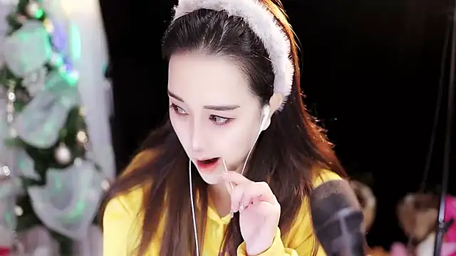 Yulia-1Z online show from December 13, 2024, 1:15 am