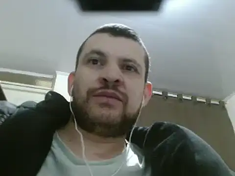 Snapshot of camiloking1720 chatting on February 5, 2025, 1:33 pm camiloking1720 online show from February 5, 2025, 1:33 pm