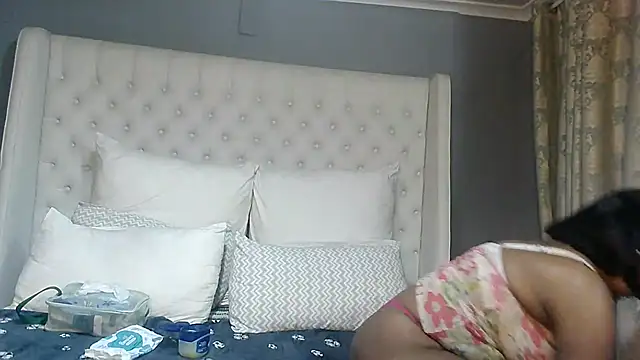 Carocurvy online show from July 17, 2026, 8:28 pm