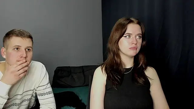 Pinku kitsune online show from December 11, 2024, 12:34 pm