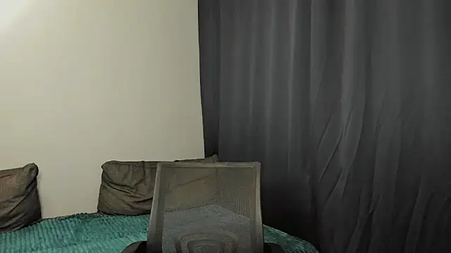 Pinku kitsune online show from February 16, 2025, 9:49 pm