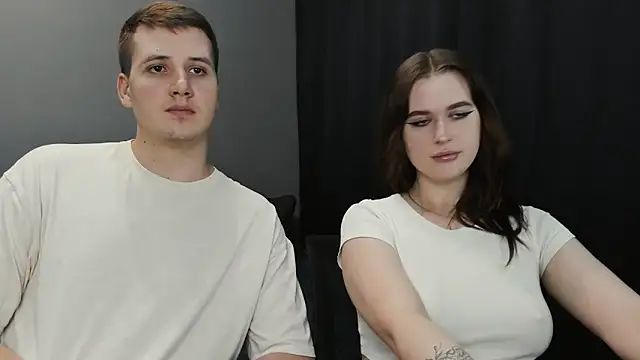 Pinku kitsune online show from February 16, 2025, 6:43 pm