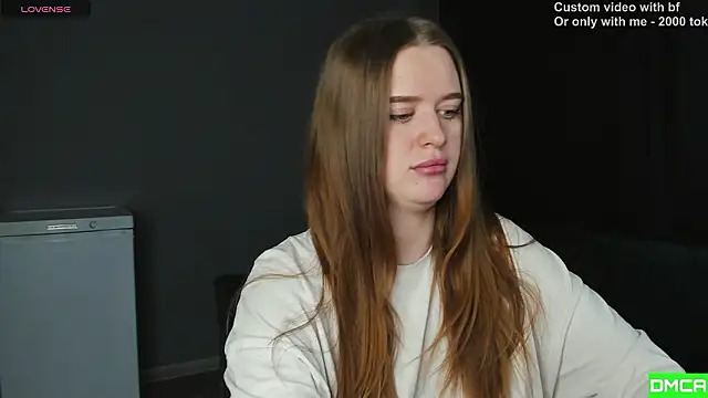 Pinku kitsune online show from February 11, 2026, 4:12 am