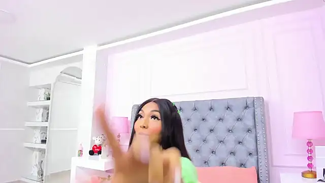 HaileeRoberts online show from September 13, 2025, 12:38 pm