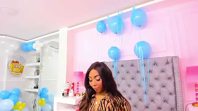 HaileeRoberts online show from October 5, 2025, 1:13 pm