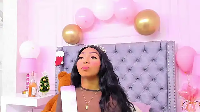 HaileeRoberts online show from December 18, 2025, 12:31 pm