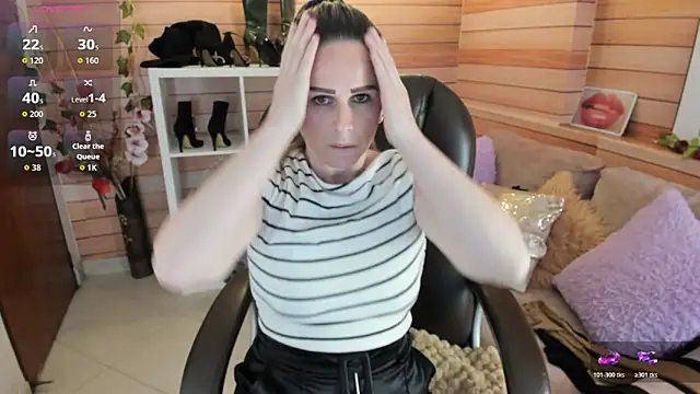 Victoria collins 1 online show from December 4, 2025, 12:26 pm