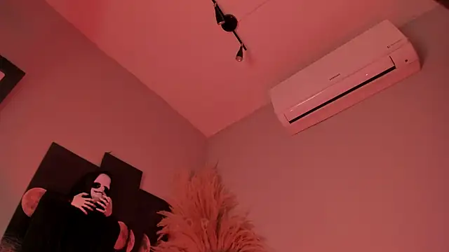 Snapshot of ALICEPOIXXXON chatting on October 15, 2025, 12:42 am ALICEPOIXXXON online show from October 15, 2025, 12:42 am