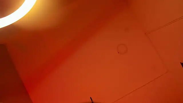 Snapshot of ALICEPOIXXXON chatting on October 15, 2025, 11:13 pm ALICEPOIXXXON online show from October 15, 2025, 11:13 pm