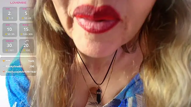 Snapshot of ChalotteGrey chatting on October 15, 2025, 1:04 am ChalotteGrey online show from October 15, 2025, 1:04 am