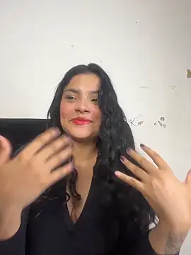 lolaa staars online show from October 12, 2025, 3:19 am