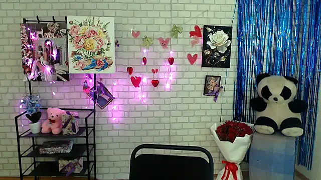 Snapshot of Darina_M_ chatting on March 4, 2025, 8:35 am Darina M online show from March 4, 2025, 8:35 am