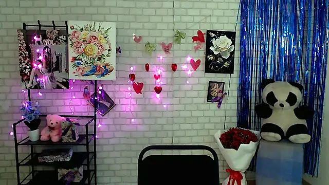 Snapshot of Darina_M_ chatting on March 18, 2025, 8:39 am Darina M online show from March 18, 2025, 8:39 am