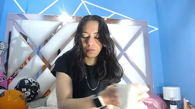 angelina ny online show from October 27, 2025, 1:45 pm