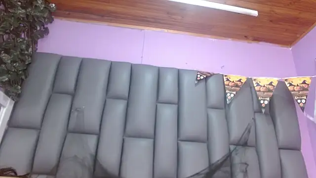 angelina ny online show from October 15, 2025, 1:52 pm