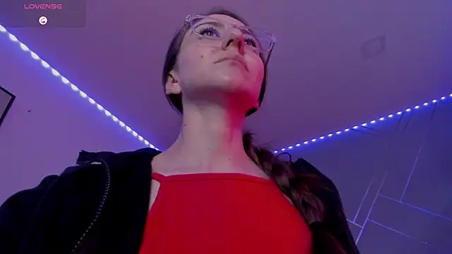 Ich Bin Julia online show from February 12, 2025, 3:49 pm