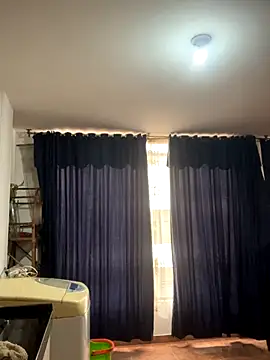 Freya Artemisa online show from November 6, 2025, 7:18 pm