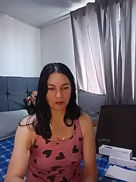 renata hot1 online show from July 14, 2026, 7:53 pm