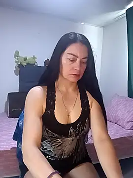 renata hot1 online show from October 17, 2025, 6:10 pm