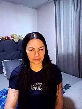 Snapshot of renata_hot1 chatting on April 24, 2026, 10:23 pm renata hot1 online show from April 24, 2026, 10:23 pm
